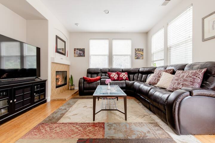 Luxury Beach Home with Hot Tub gallery image 5