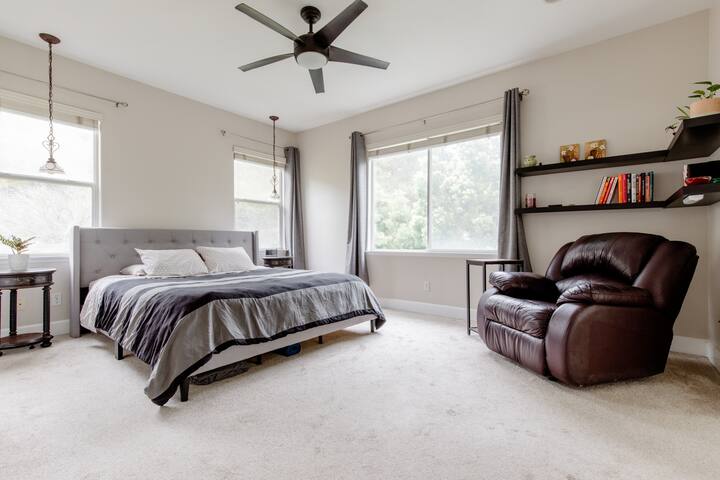 Luxury Beach Home with Hot Tub gallery image 3