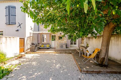 Mas de la Garance with Pool