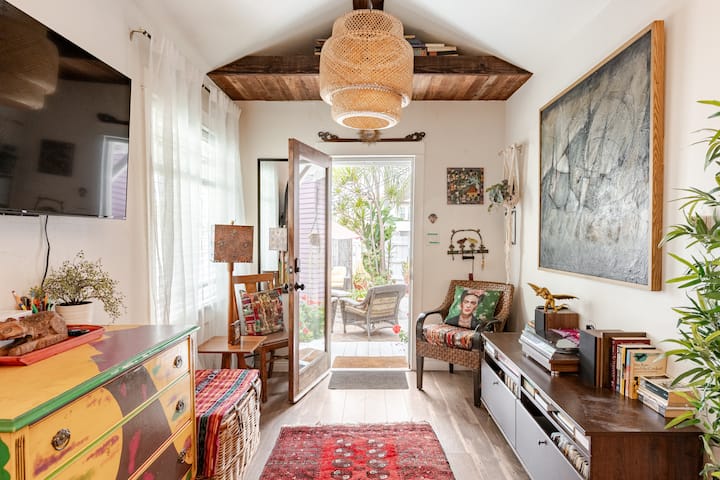 Loft: Detached Cottage With Patio - San Diego, CA