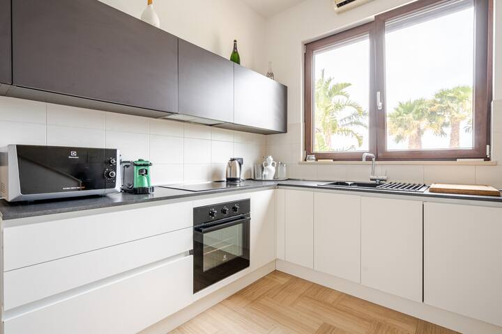 Massaroom: Villa strepitosa con vista mare gallery image 5