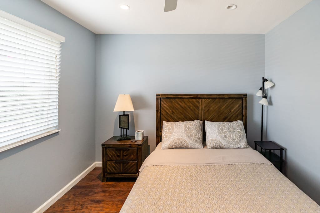 2 BR 1 bath 15 mins to Disneyland low cleaning fee