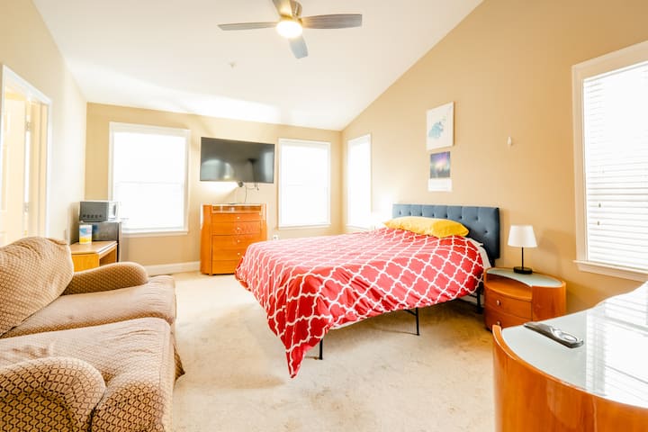 Your own Suite with private bath & walk-in closet
