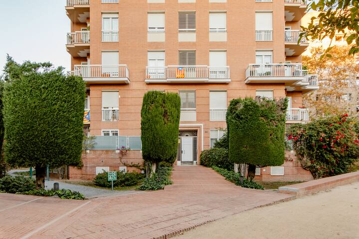 Luxury beach apt, private terrace! gallery image 4