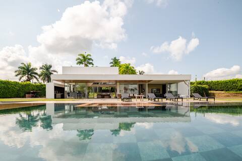 Spectacular cottage in Cerritos