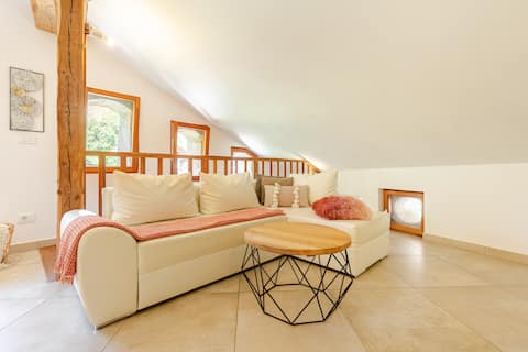 Stachelburg residence - living within historic walls