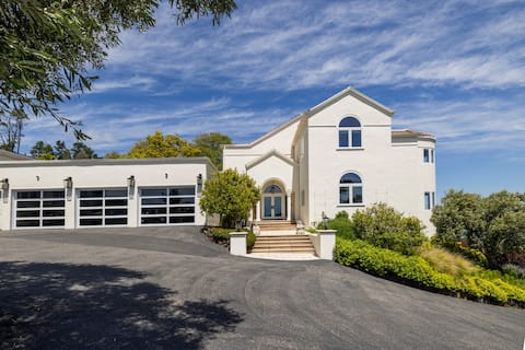 Palatial Estate - Vineyards, Views & Indoor Pool