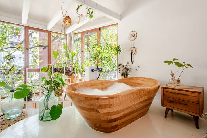 Artsy Design Home & Bathtub 🧡 Terrace gallery image 3