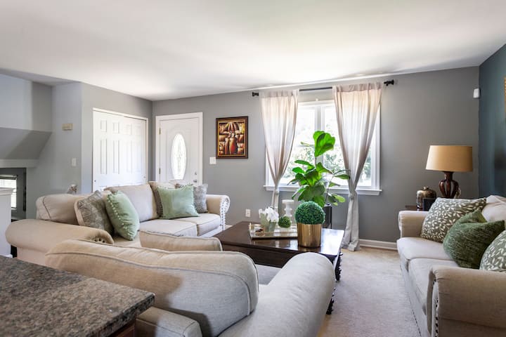Comfy Room W/ Private Workspace. - Newark, DE