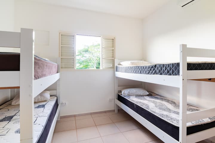 我们的公寓01最多可入住4人的单人房 