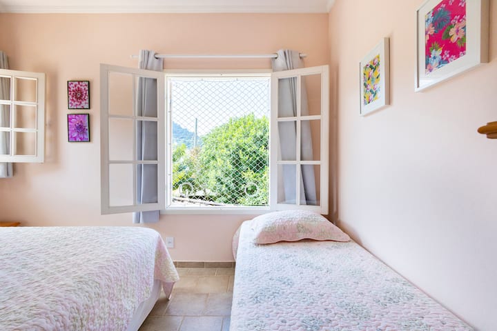 غرفة النوم 2