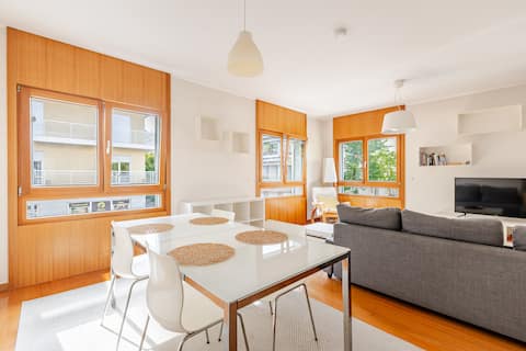 Successful Airbnb property: Peaceful Apartment by Parque das Nações Marina in Parque Das Nações