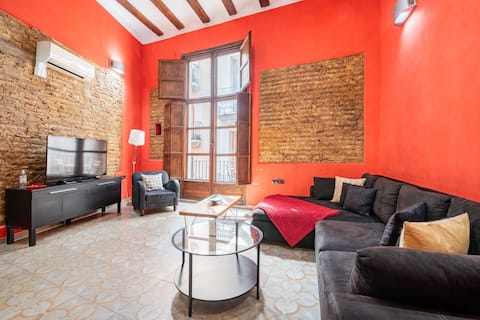 Anuncio de Airbnb popular: In the Heart of the Old Town & Food Market Central en València