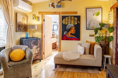 Quirky, Bespoke Dam Cottage