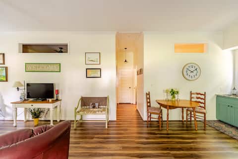 Popular Airbnb listing: Country Cottage in Auburn / Opelika