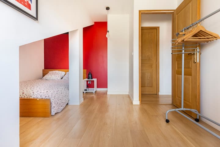 Chumba chako cha ghorofani