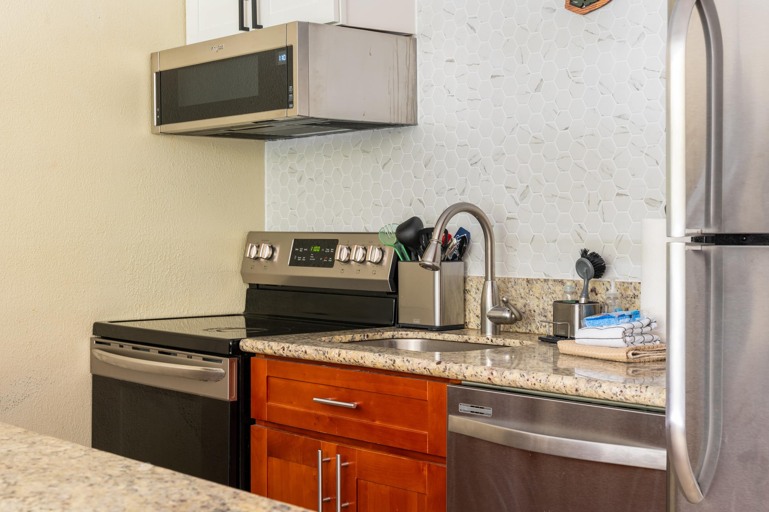 Condo in Kihei · ★4.83 · 1 bedroom · 2 beds · 1 bath - Image 10