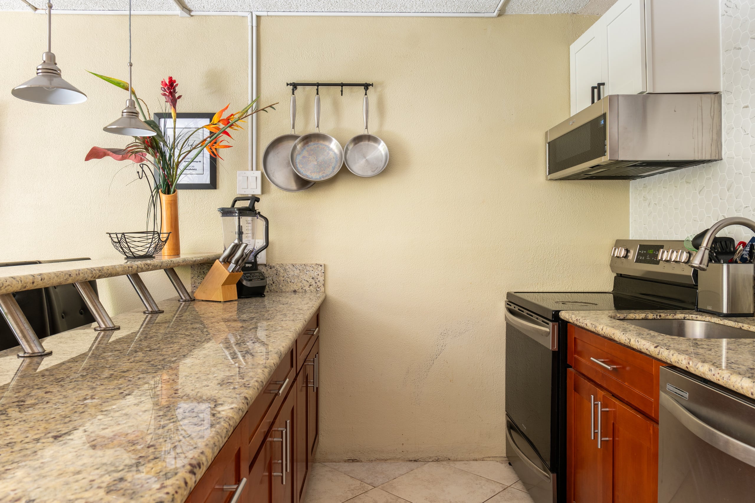 Condo in Kihei · ★4.83 · 1 bedroom · 2 beds · 1 bath - Image 4