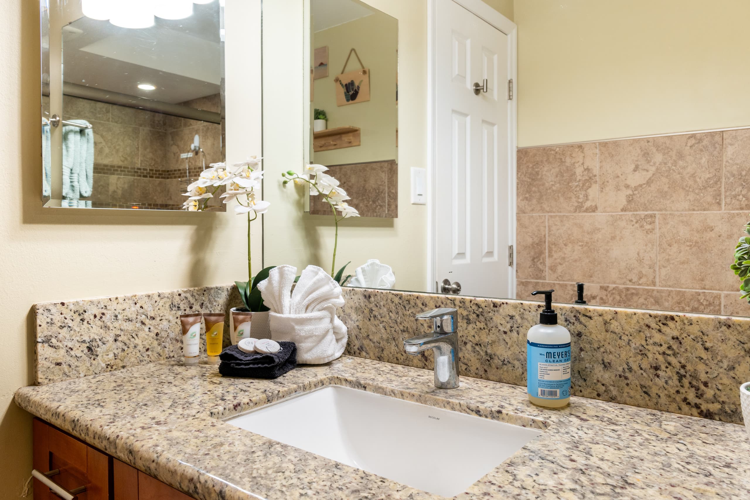 Condo in Kihei · ★4.83 · 1 bedroom · 2 beds · 1 bath - Image 23