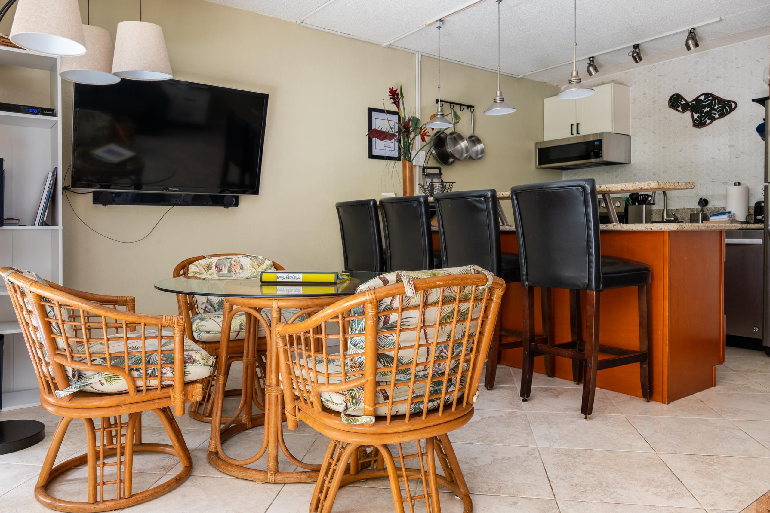 Condo in Kihei · ★4.83 · 1 bedroom · 2 beds · 1 bath - Image 8