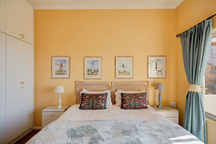 Deluxe one bedroom apartment with incredible views gallery image 4