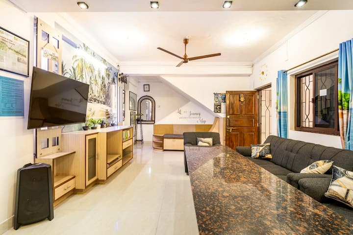 Living room image 3