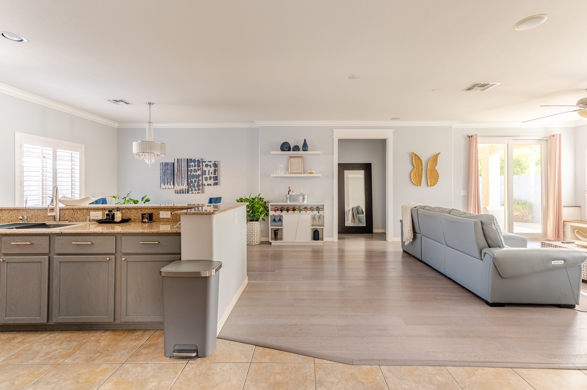 Successful Airbnb property: South Phoenix Gem in South Mountain
