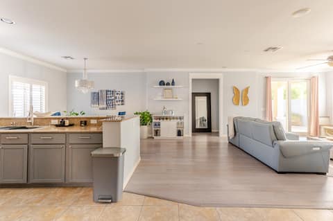 Successful Airbnb property: South Phoenix Gem in South Mountain