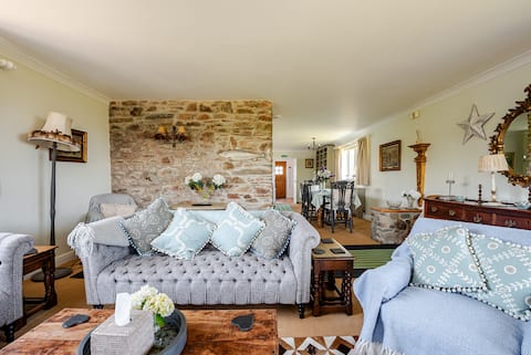 Top performing Airbnb: Secluded Escape near Salcombe - Newhouse Barn. in South Huish
