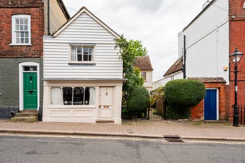 The Old Tuck Shop (2 bedroom - 1 double 1 single)