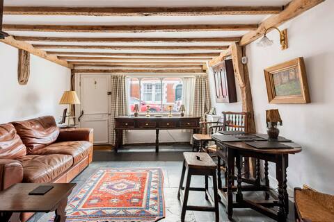 Successful Airbnb property: The Old Tuck Shop (2 bedroom - 1 double 1 single) in Medway