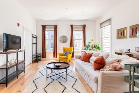 Top performing Airbnb: Stylish Hudson Getaway in Hudson