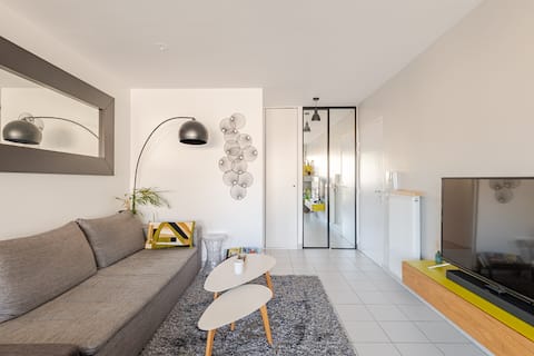 Airbnb performant: T3 ideally located with balcony and parking à Lyon