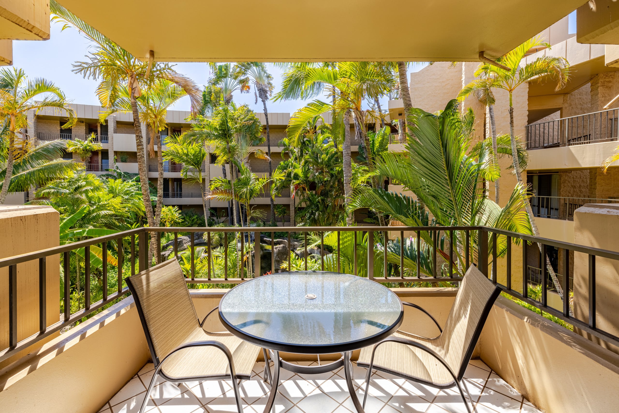 Condo in Lahaina · ★4.38 · 1 bedroom · 2 beds · 1 bath - Image 13