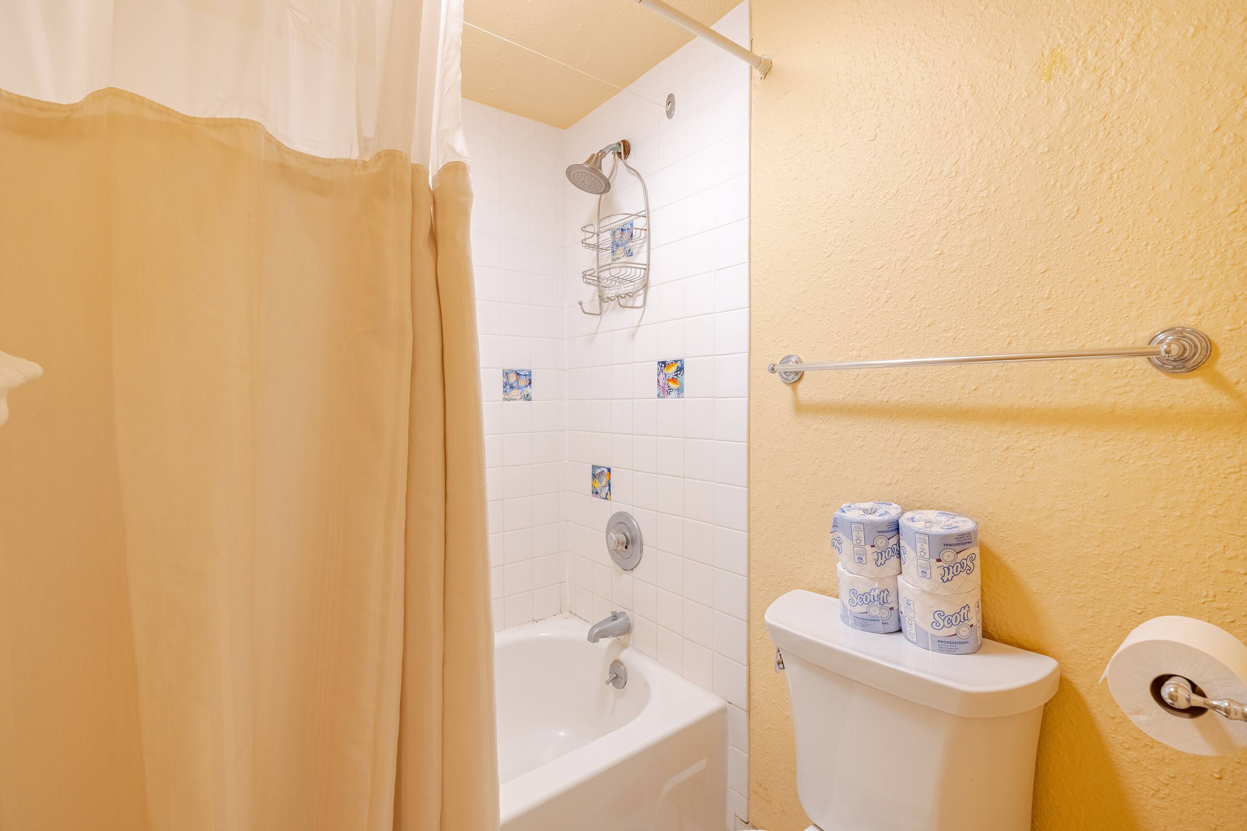 Condo in Lahaina · ★4.38 · 1 bedroom · 2 beds · 1 bath - Image 22