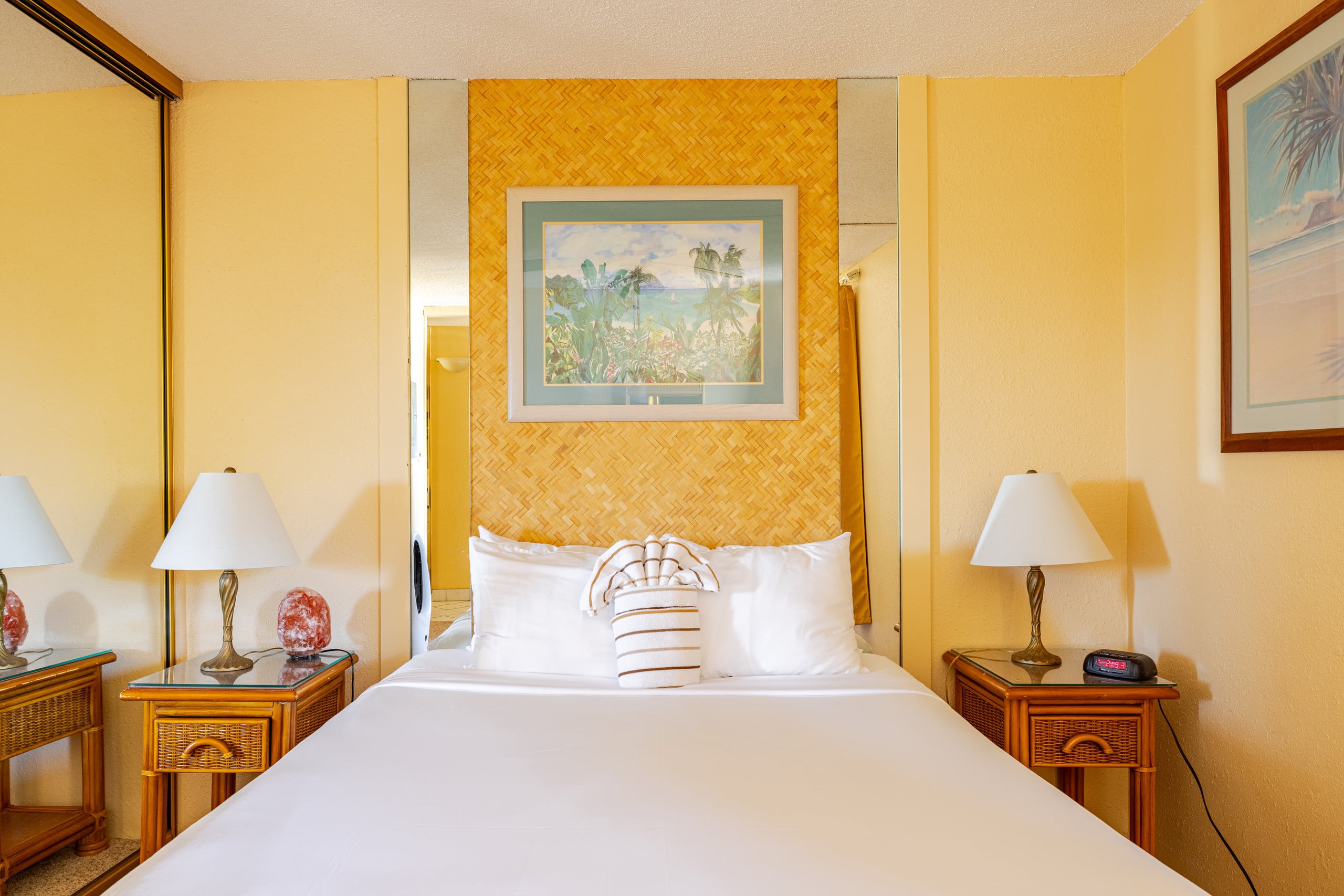 Condo in Lahaina · ★4.38 · 1 bedroom · 2 beds · 1 bath - Image 6