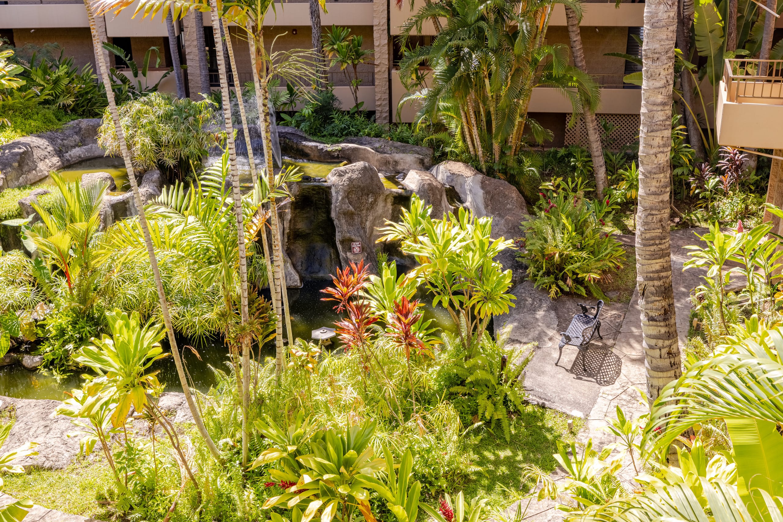 Condo in Lahaina · ★4.38 · 1 bedroom · 2 beds · 1 bath - Image 21