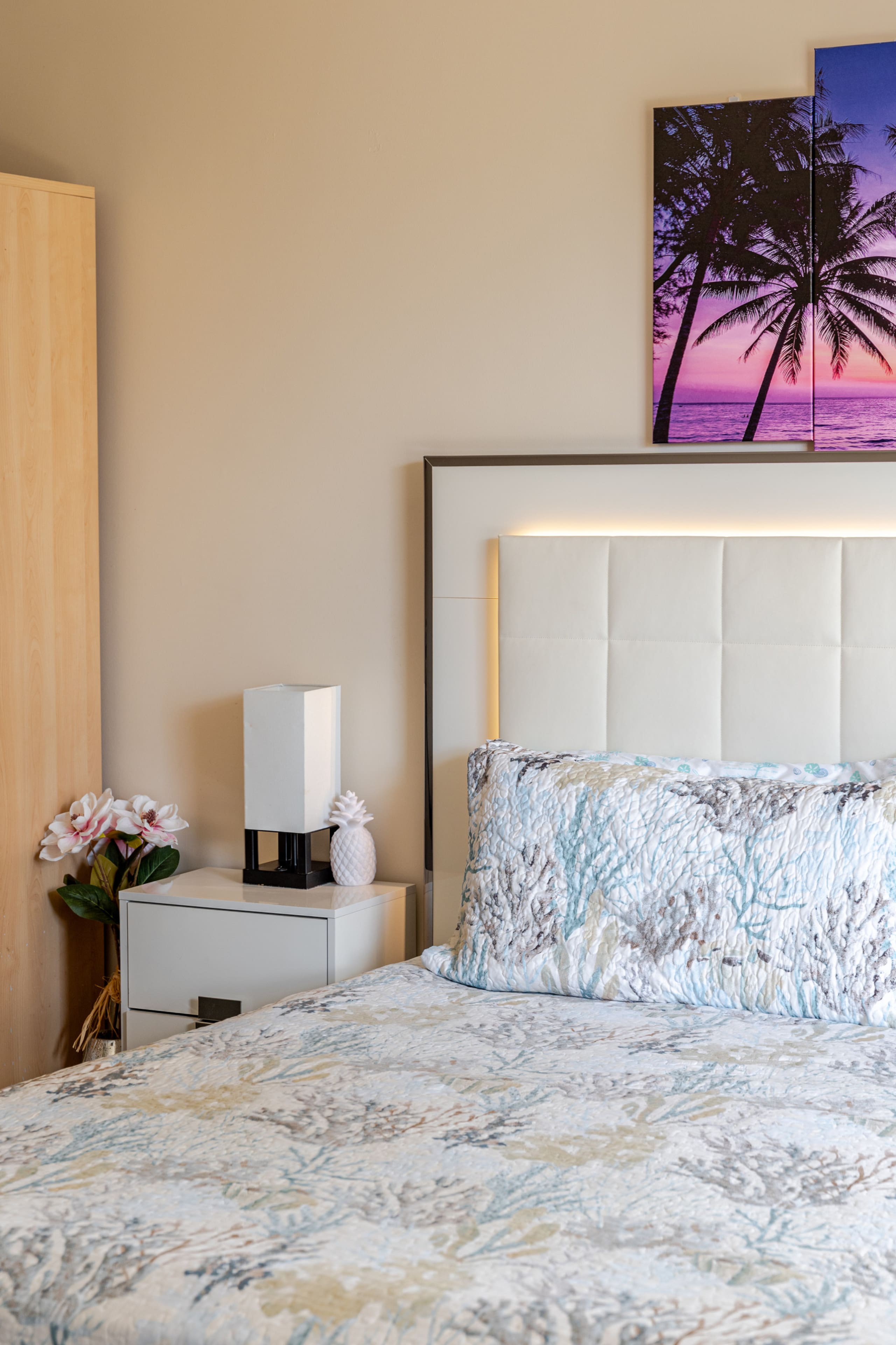 Lovely King Bed FREE Assigned Parking Pool Waikiki - Image 1