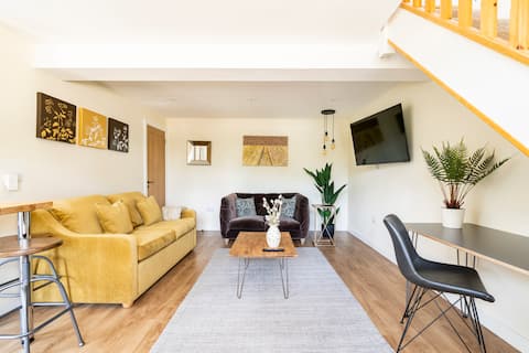 A spacious & stylish retreat, ideal for long stays