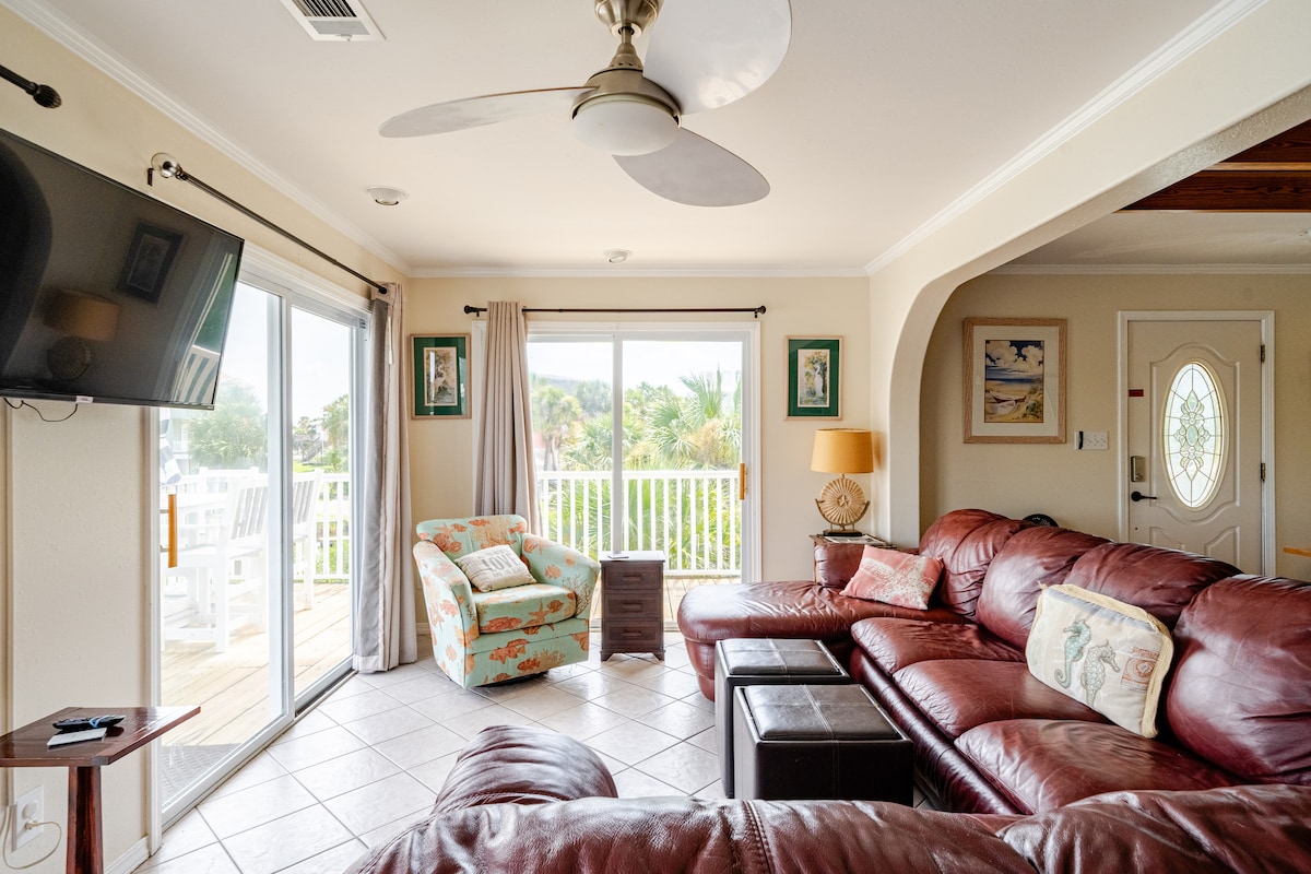 Top Airbnb: Blue Heron Cove ---House on Little Lagoon in Gulf Shores / Orange Beach