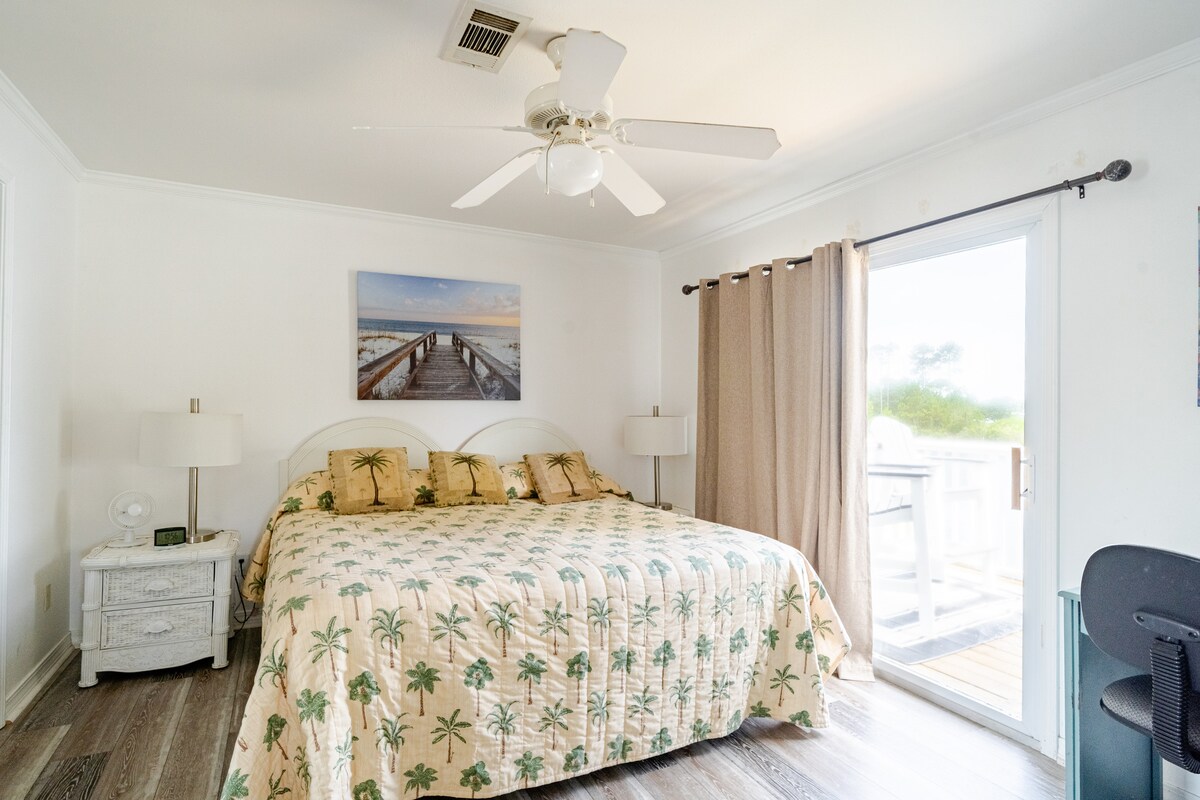 Брачен кревет (широк 180-220 см). 