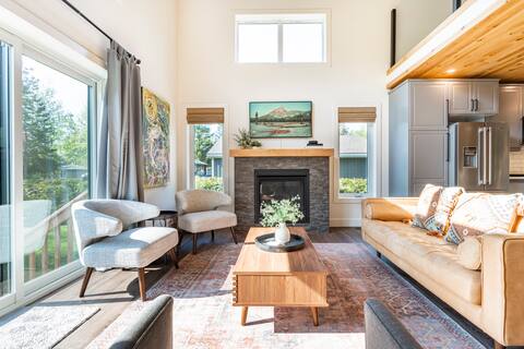 Goderich - Hot Tub - Rec Room - Built in 2020