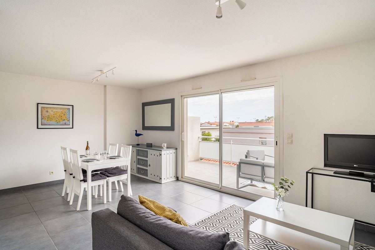 Propriété Airbnb réussie: In the village, 5 minutes from the sea with large terrace à Le Barcarès