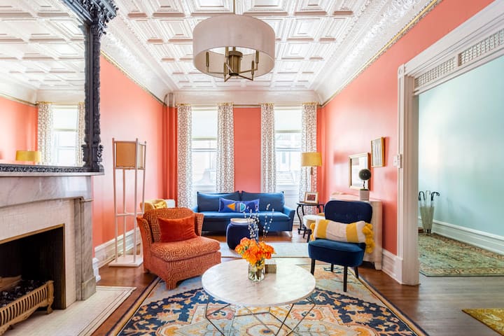 Large Historic City House 4/5 bedrooms, 3.5 baths!