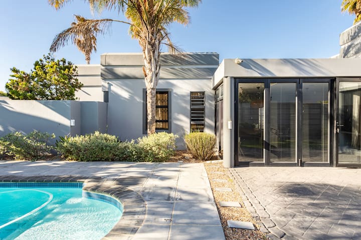 Cape Town Holiday Home gallery image 2