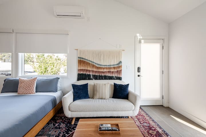Elevated Garden Loft (Guest House) - Culver City - Culver City