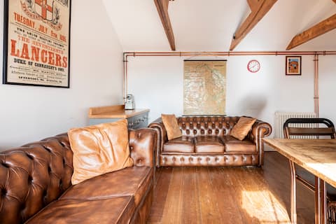 Top Airbnb: Character home, parking&garden, Cathedral quarter in Canwick