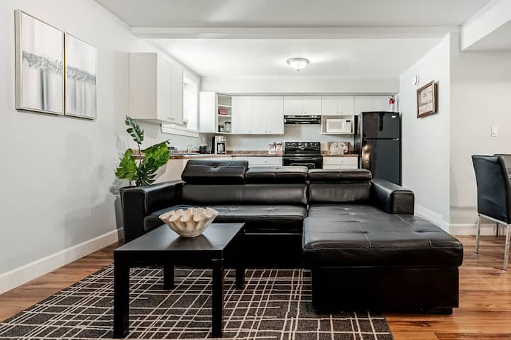 Cozy Nest- In - Surrey