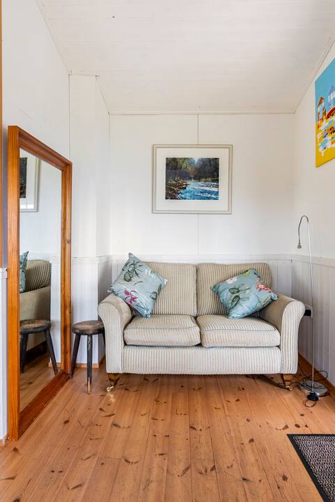 Top performing Airbnb: Fantastic coast and country retreat. in Torbay