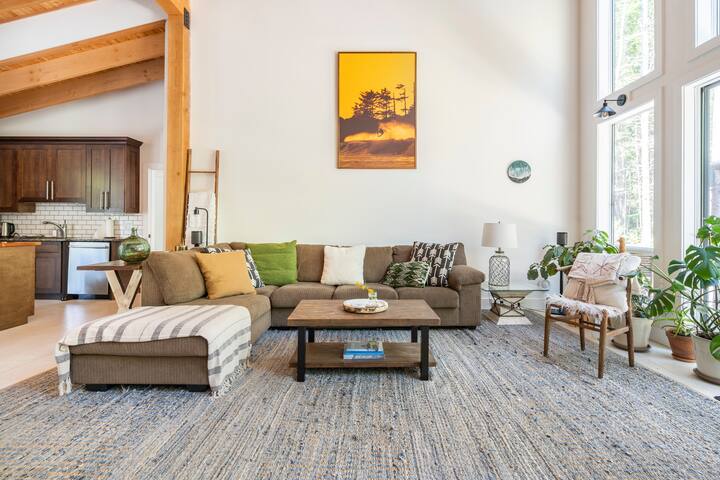 Magical retreat in Jordan River hot tub & sauna gallery image 3